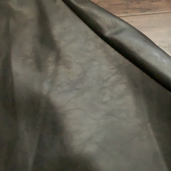 black leather skirt from H and M - Picture 4 of 4